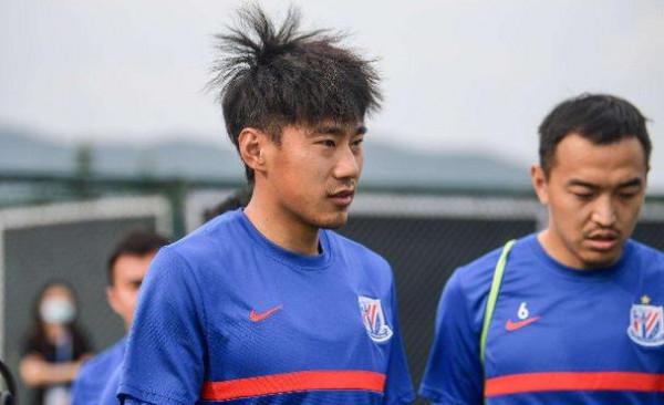 後悔嗎！他本賽季在申花一場沒踢就被送走，本輪在新東家爆發進球