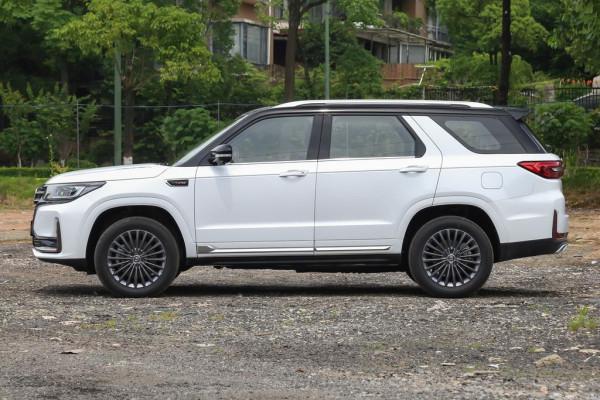 長安CS95：造型帥氣，5門7座SUV，搭載233馬力+6AT動力，適合家用