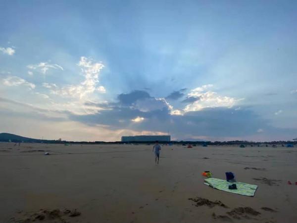 張新成分享的照片是不是應該取一個名字，叫：找找我在哪？