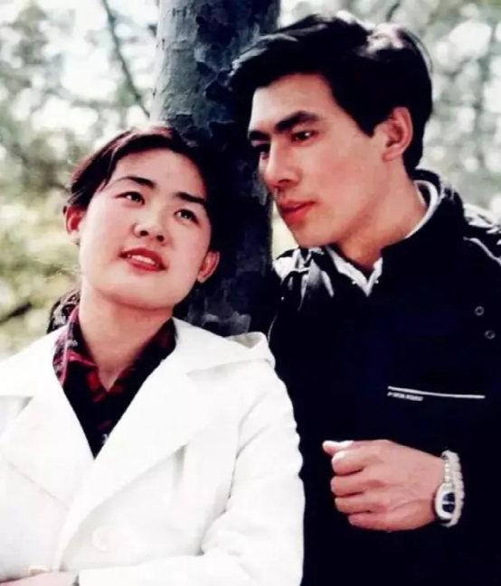 因《牧馬人》成名的叢珊，20歲火遍全國，後來“消失”去哪了？