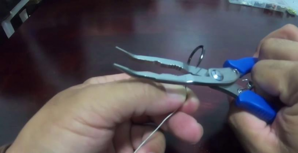 鋼絲穿線綁鉤的兩種方法,只要上手過一次,就知道怎麼弄了 鋼絲穿線綁鉤的兩種方法,只要上手過一次,就知道怎麼弄了