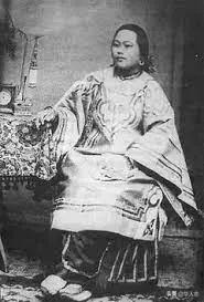 一位虛構的中國女英雄，被美國人傳頌100年，至今還拿她吸引遊客