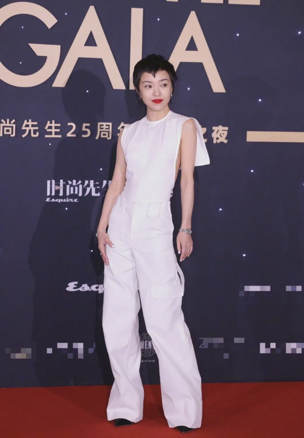 2022開年紅毯:張雨綺變臉認不出,吳謹言好怪,郭采潔收了神通吧 2022開年紅毯:張雨綺變臉認不出,吳謹言好怪,郭采潔收了神通吧