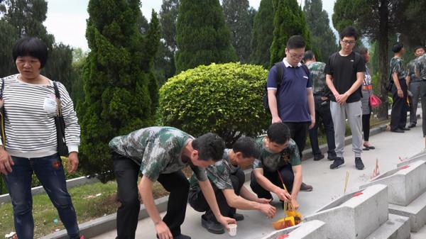 當年為國戰，餘生為國籌&mdash;&mdash;越戰老兵堅持每年祭奠犧牲的戰友