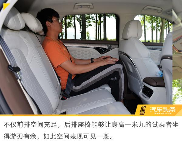 在新疆“為所欲為”的新能源車，嵐圖FREE能帶來哪些快樂？