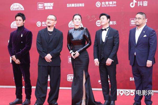 群星閃耀！鞏俐陳凱歌吳京等亮相北影節開幕紅毯