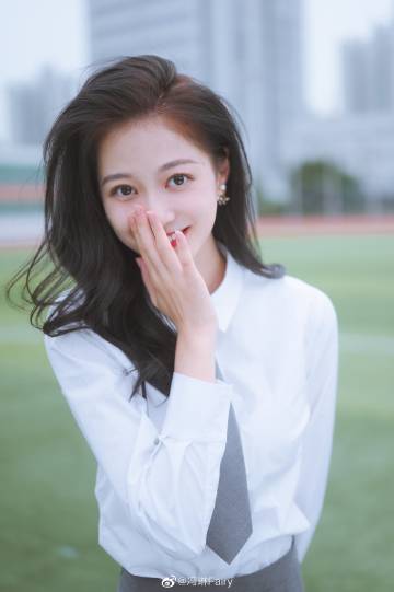 馮琳 未來主持界的新星 人美氣質甜