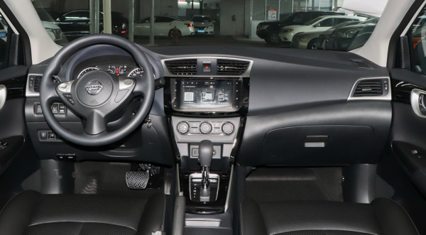 四大轎車“年度銷冠”鎖定：凱美瑞或取代雅閣，寶馬5系稱王！