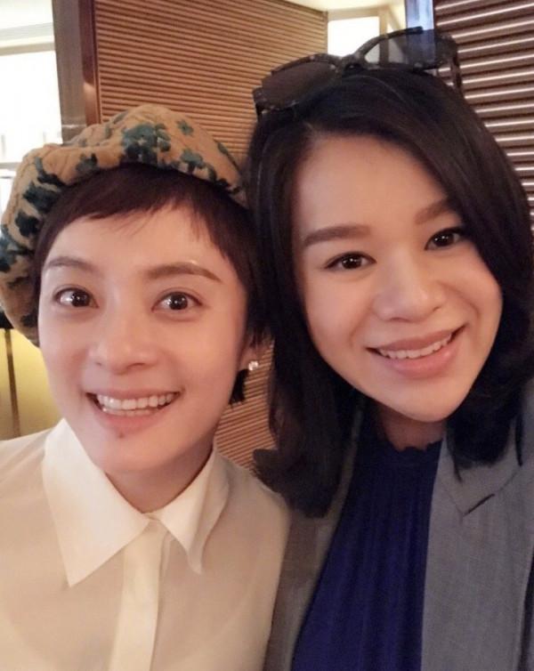 孫儷慶祝38歲生日，短髮配休閒裝太少女，甄嬛安陵容同框好有愛