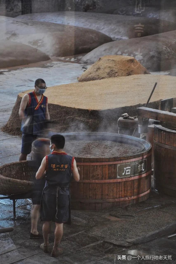 苦等5年終通高鐵！這座比成都還巴適的酒城，為了吃也要去一趟