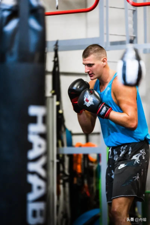 NBA日報:考神參加濃眉婚禮,進步最大球隊勇士,本西留隊可能大 NBA日報:考神參加濃眉婚禮,進步最大球隊勇士,本西留隊可能大