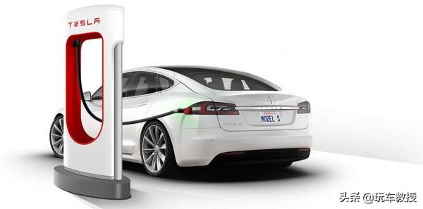 尾氣臭油耗高!新車發展進步快 現在還應該買燃油車嗎? 尾氣臭油耗高!新車發展進步快 現在還應該買燃油車嗎?