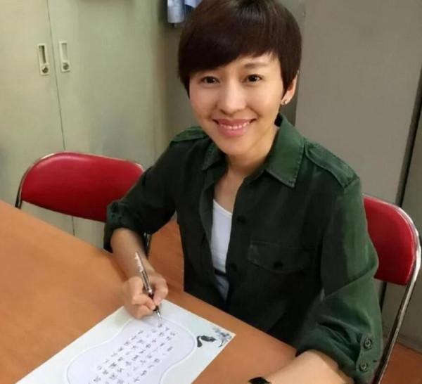 至今未嫁人的12位大齡女主持人，多人情史空白，最大57歲最小33歲