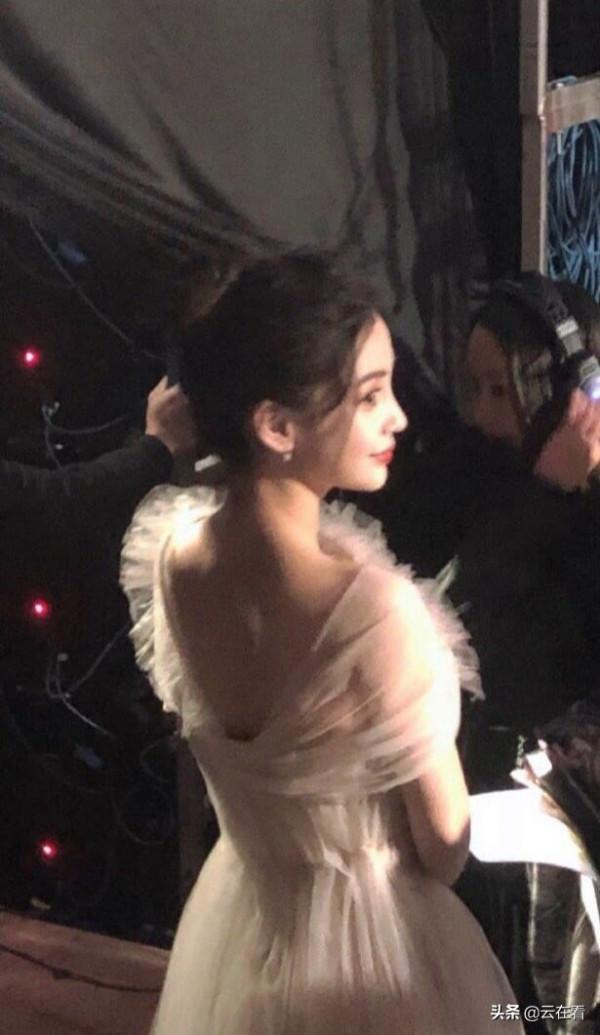 女明星Angelababy ​​楊穎迷人美照欣賞，笑起來好看