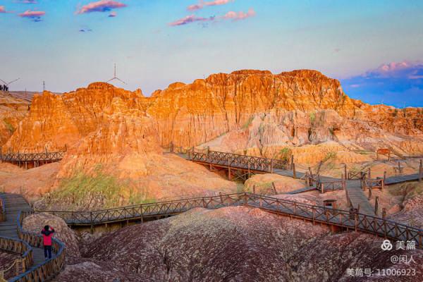 新疆有個五彩灘