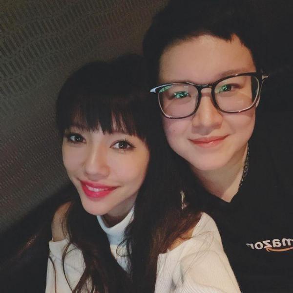 王力宏被打臉，金星太敢說，微商夫婦棄車保帥，王怡人回國學習