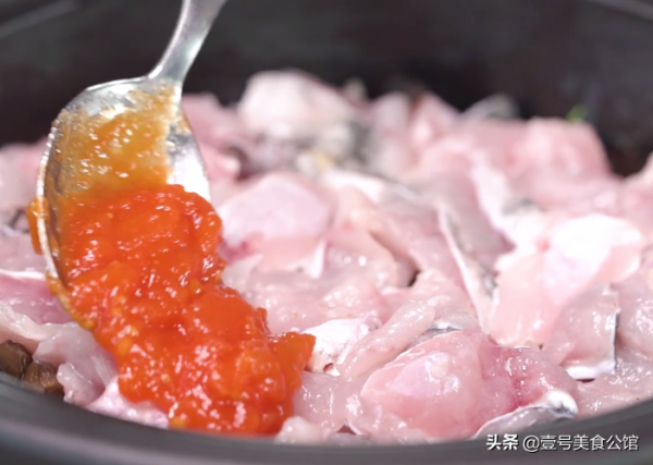 鮮酸味美的番茄黑魚煲，葷素搭配，營養豐富，家人吃了都說棒