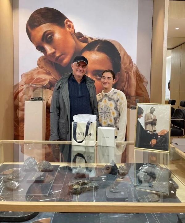 穆里尼奧為女兒的品牌帶貨，不要一分錢，而且還非常的開心