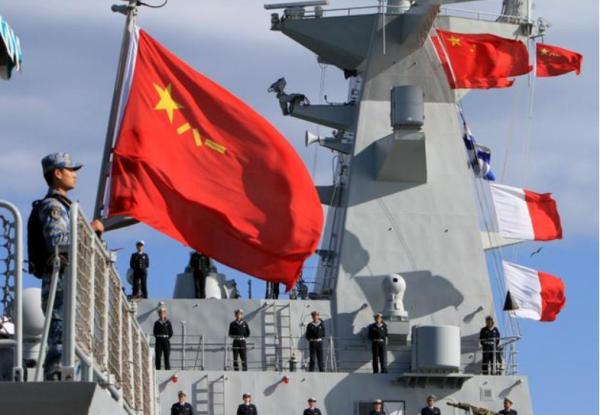 香港迴歸前夕，英國34艘軍艦闖入南海，與我軍對峙72小時自動撤離