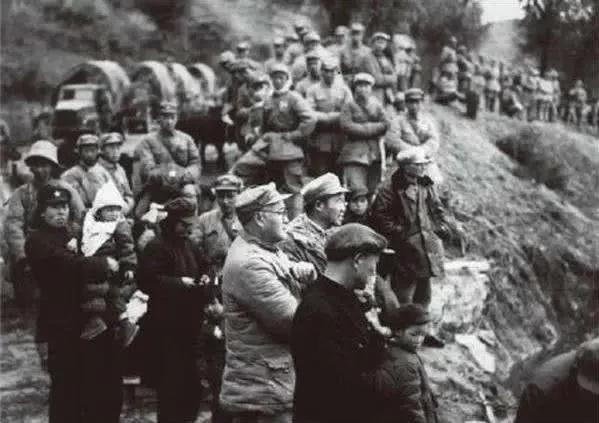 1949年開國大典，為什麼一定要選在10月1日？毛主席的英明決定