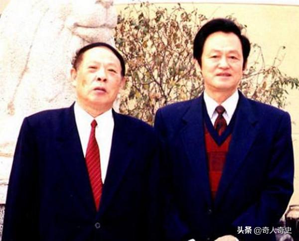 賀怡：賀子珍胞妹，毛澤東弟弟毛澤覃愛妻，兒子賀麓成是導彈元勳