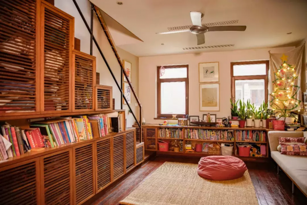 回收材料，變廢為寶，做“拾荒者”重複利用，減緩地球變老的速度