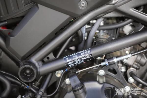 中杯“咖啡”嘗一下,實拍解析Honda CB300R 中杯“咖啡”嘗一下,實拍解析Honda CB300R