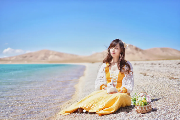 西藏無人區美麗的湖泊，是匯聚各類候鳥的溼地，拍照如童話世界