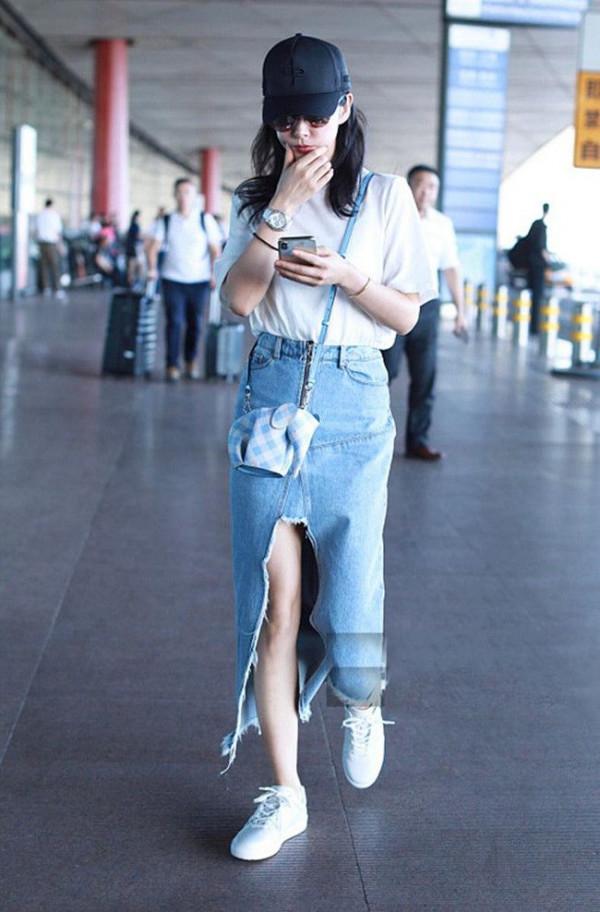 李冰冰現身機場,46歲還宛如20歲美少女,也太能扛住歲月的考驗了 李冰冰現身機場,46歲還宛如20歲美少女,也太能扛住歲月的考驗了