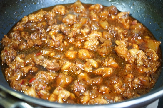 一鍋滷肉太香了，做成肉滷刀削麵，吃完還想吃