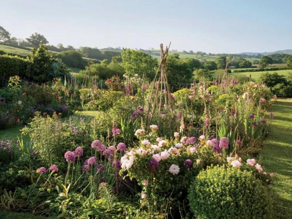 戴安娜王妃在鏡頭前那麼美，離不開這個設計師，還有兩個生活習慣