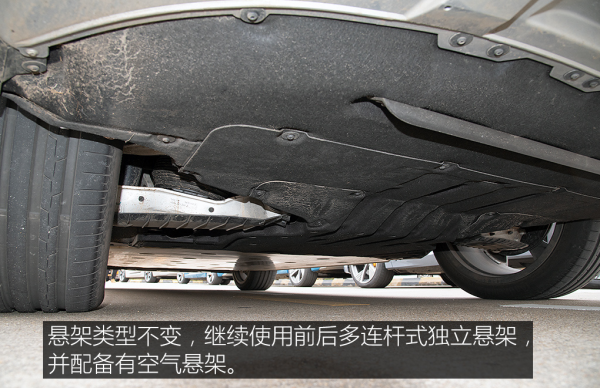 一汽大眾奧迪e-tron新能源純電車，依然三塊大螢幕，科技感極強