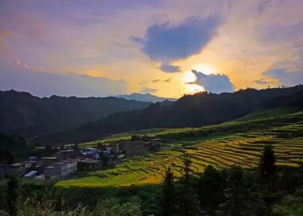 韶關這個縣,人口僅約22萬,酒店卻達100多家 韶關這個縣,人口僅約22萬,酒店卻達100多家