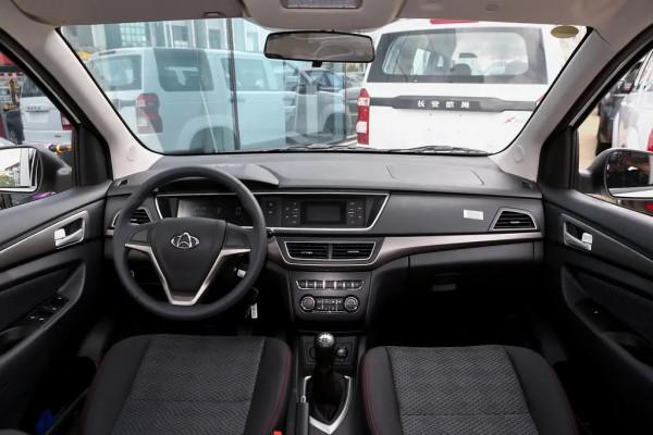 五菱宏光PLUS PK 歐尚A600，誰更合適？