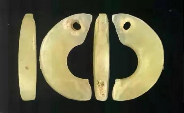 日本天皇的祖傳玉器“勾玉”之淵源考 日本天皇的祖傳玉器“勾玉”之淵源考