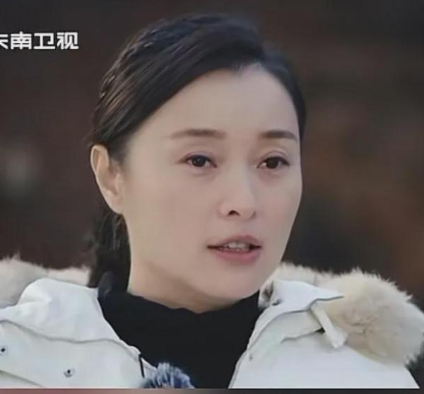 吳越接受採訪,臉乾淨清爽看著舒服,眼角皺紋多大大方方不遮掩 吳越接受採訪,臉乾淨清爽看著舒服,眼角皺紋多大大方方不遮掩