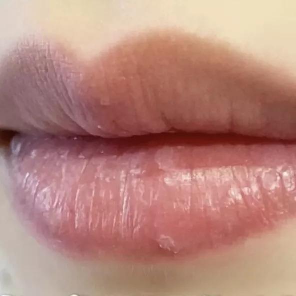 直男老公的體貼，沒想到選唇膏還能如此用心