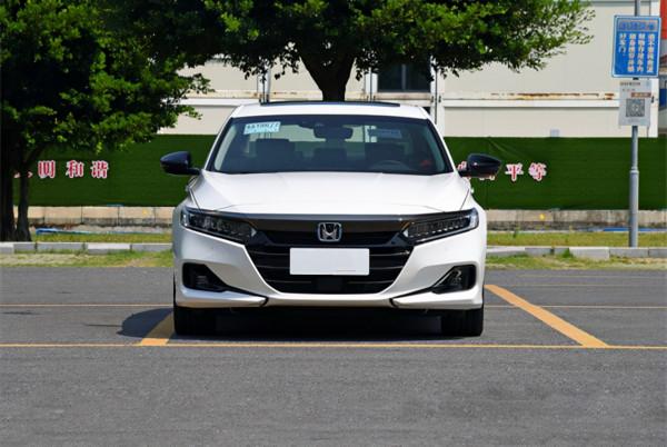 合資B級市場變天了，帕薩特跌出前三，紅旗H5超越邁騰