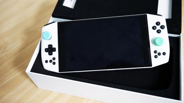 想隨時隨地玩PC遊戲?AYANEO 2021 Pro能滿足你部分願望 想隨時隨地玩PC遊戲?AYANEO 2021 Pro能滿足你部分願望