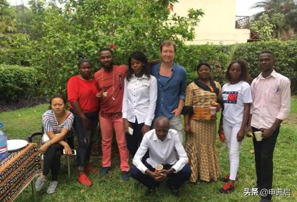 年少輟學的川南打工妹，勇闖非洲剛果10年，遠嫁黎巴嫩基督徒生活