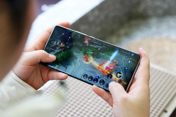 當下3000～5000元的最強手機：我只說這五款，隨便選不花冤枉錢