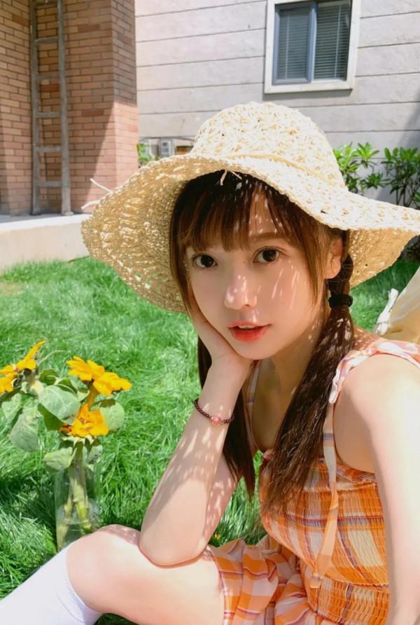 網路紅人：鍾曼菲