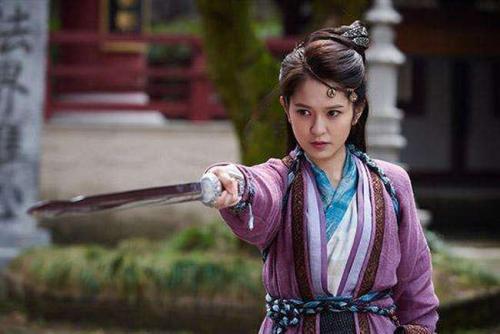 金庸以劍術聞名的高手,風清揚為二流,張三丰一流,超一流才是傳奇