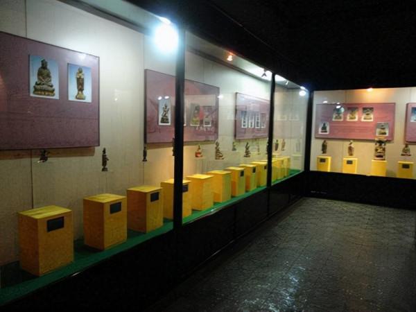 鎮遠樓：“金城春雨”，“玉關曉月”，“祁連晴雪”