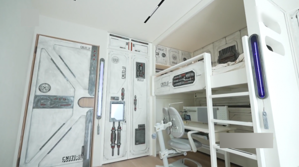 膩了就換，櫃門植入磁鐵，裝飾板一貼一拆，10分鐘換個“新櫃子”