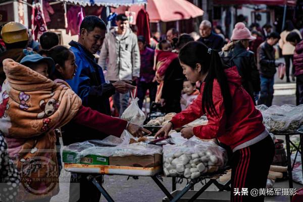 客家地區第一個“中國長壽之鄉”，常住人口184355人，赴圩很熱鬧