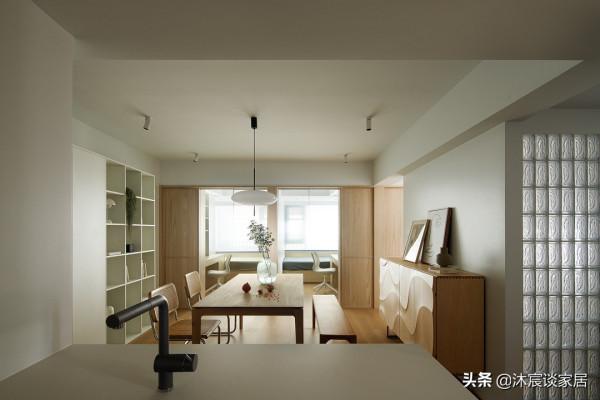 她把空間重組後,讓客廳不再是主角,想不到竟這麼實用,非常舒適 她把空間重組後,讓客廳不再是主角,想不到竟這麼實用,非常舒適