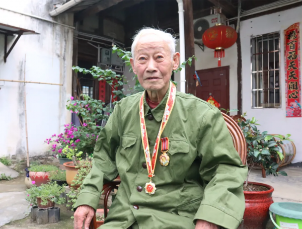 “有人嗎?”回答他的只有風聲…71年前,他們的故事比《長津湖》更催淚 “有人嗎?”回答他的只有風聲…71年前,他們的故事比《長津湖》更催淚