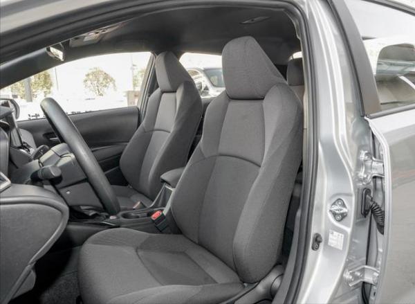 合資緊湊家轎之爭 本田凌派“挑戰”豐田雷凌，誰更受青睞？