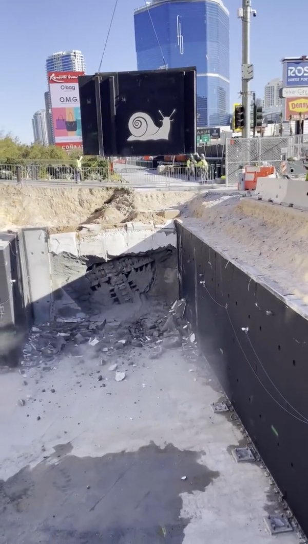 挖洞公司不無聊- 世界度假村站點挖通